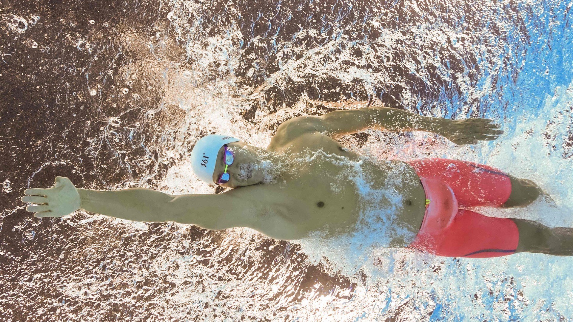 全国青少年游泳马拉松，水中青春自由奔跑，2021年全国游泳马拉松冠军赛